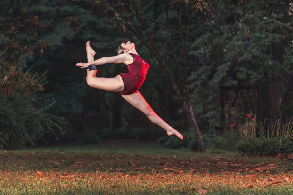 A Karns high school Senior that dances does a beautiful job for her senior portrait session